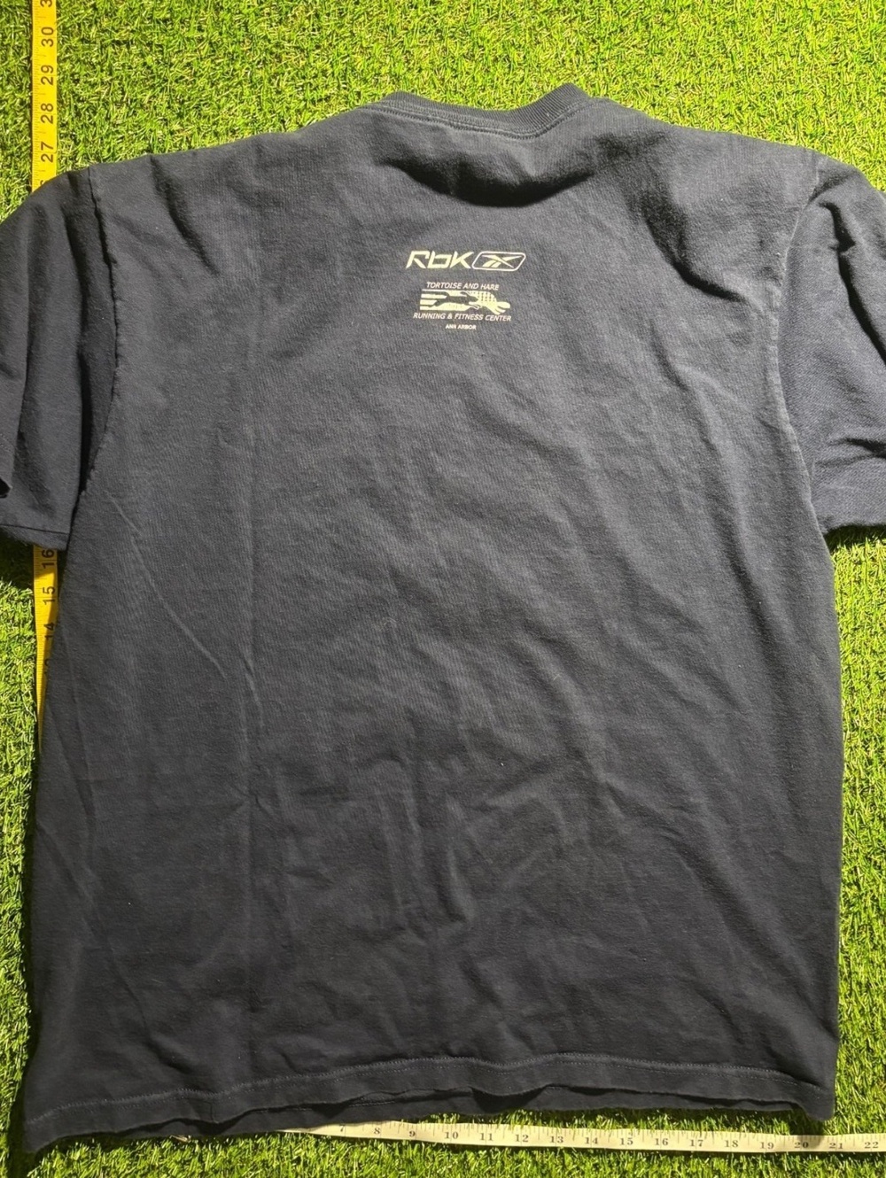 Retro 2000s Reebok running shirt - Picture 3 of 3